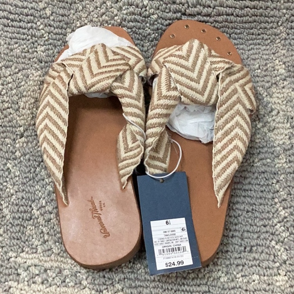 NWT Universal Threads Louise Chevron Print Knotted Slide Sandal Tan SZ 7 - Picture 3 of 5